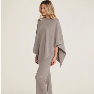 Barefoot Dreams CozyChic Ponco NWT